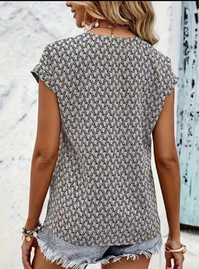 Side view of women's batwing sleeve 3D printed T-shirt